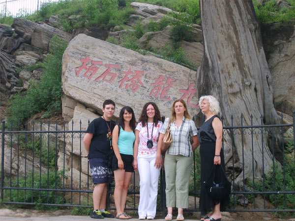 In 2007, Serbian guests came to Xingtai epilepsy hospital fo