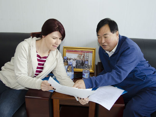 In April 2019, jovana asked Zhang Chunfeng to enjoy her note